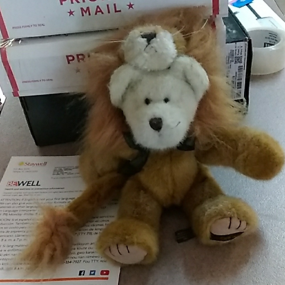 2001 Boyd's Bears music box